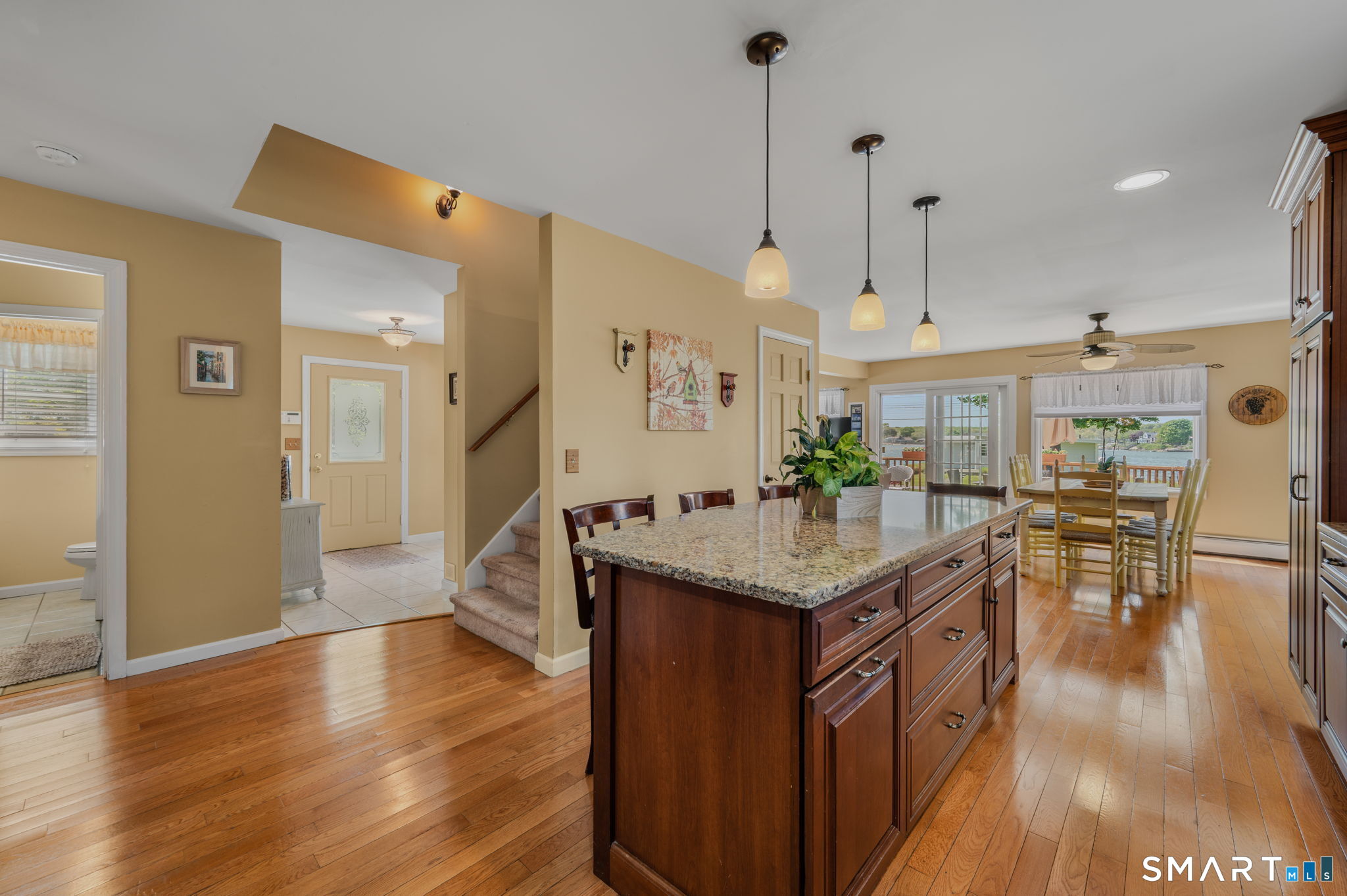 212-R Shore Road Waterford CT 06385