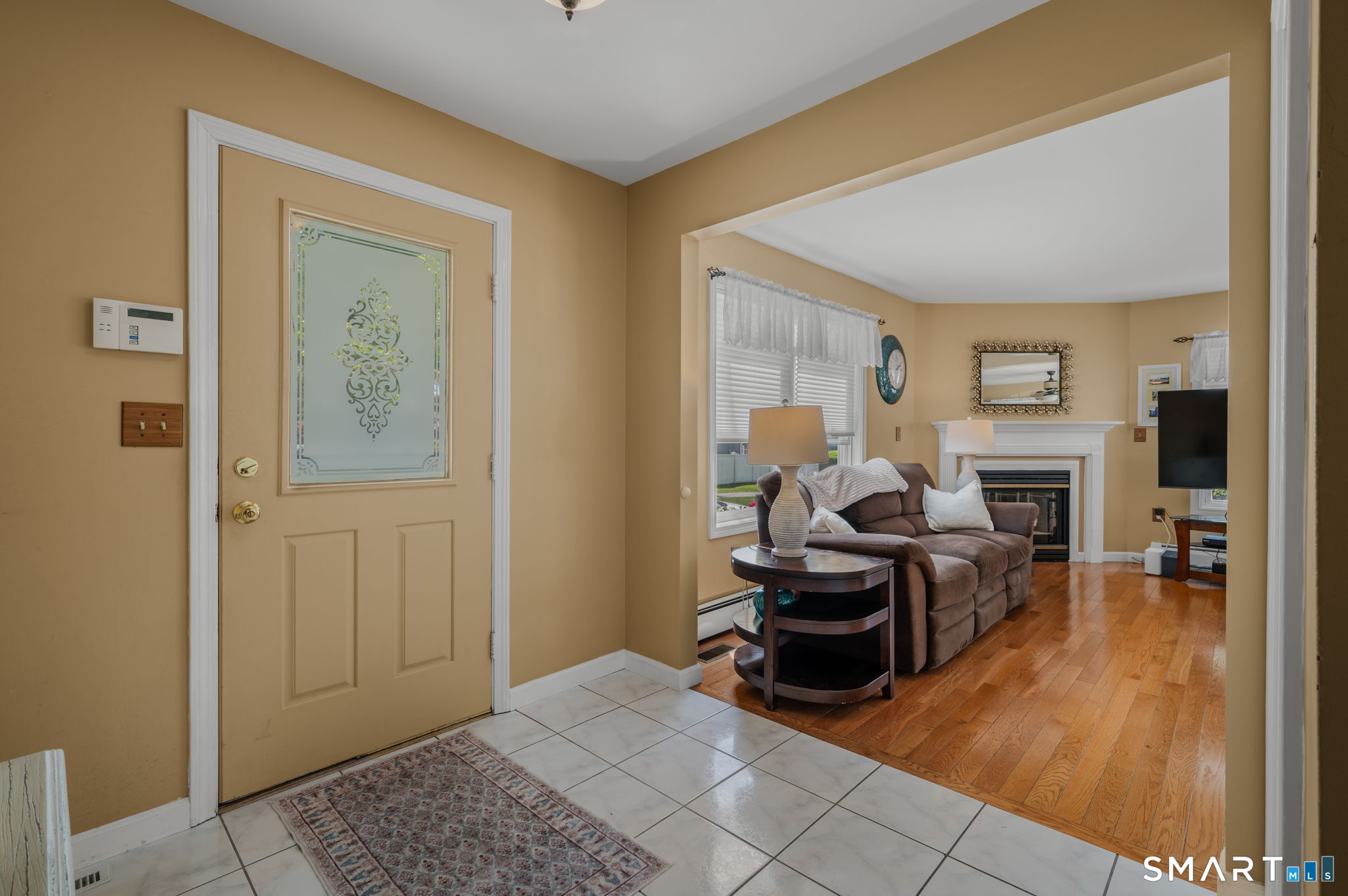 212-R Shore Road Waterford CT 06385