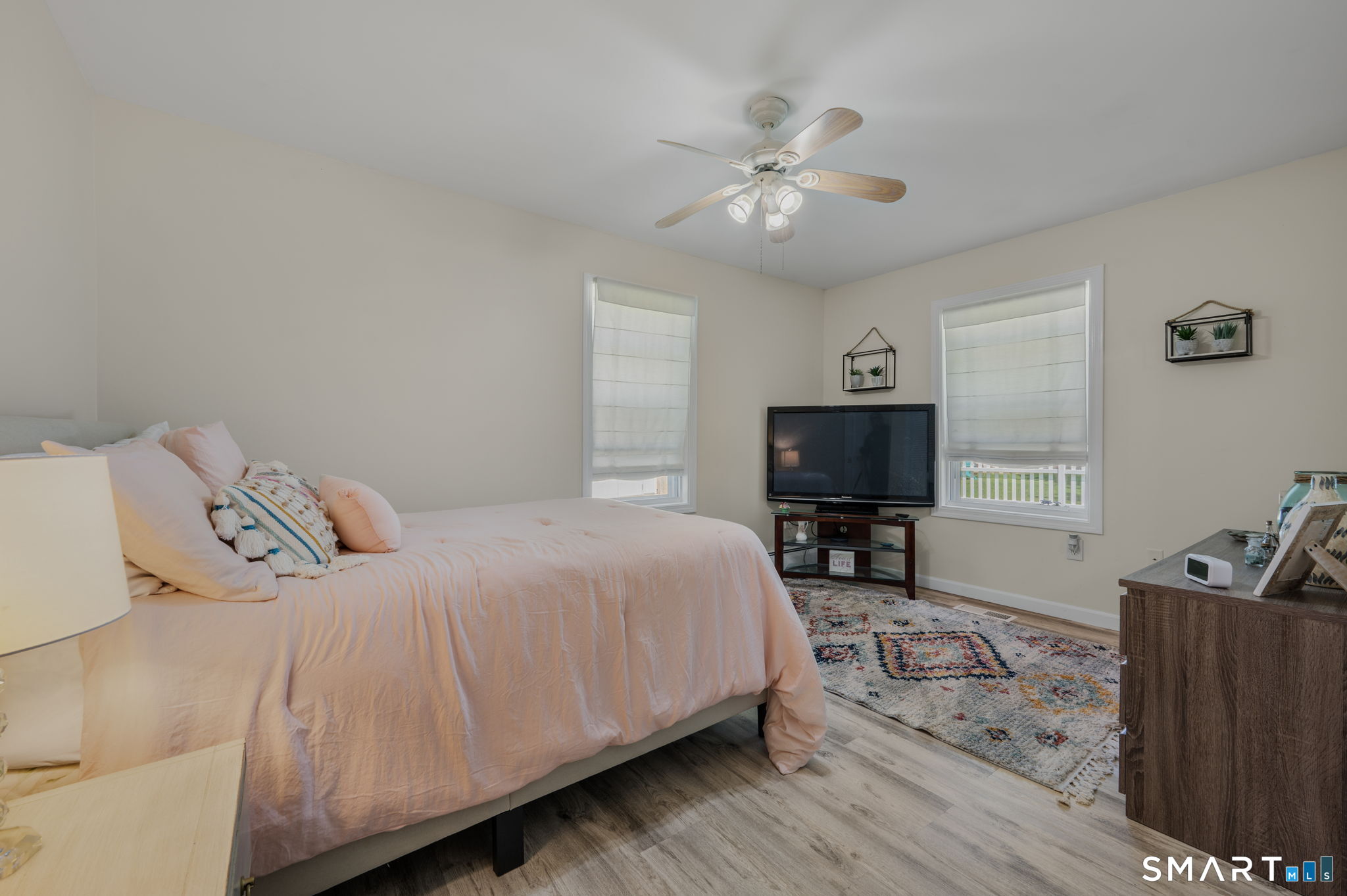 212-R Shore Road Waterford CT 06385