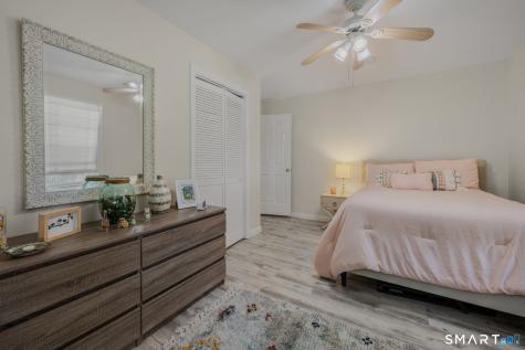212-R Shore Road Waterford CT 06385