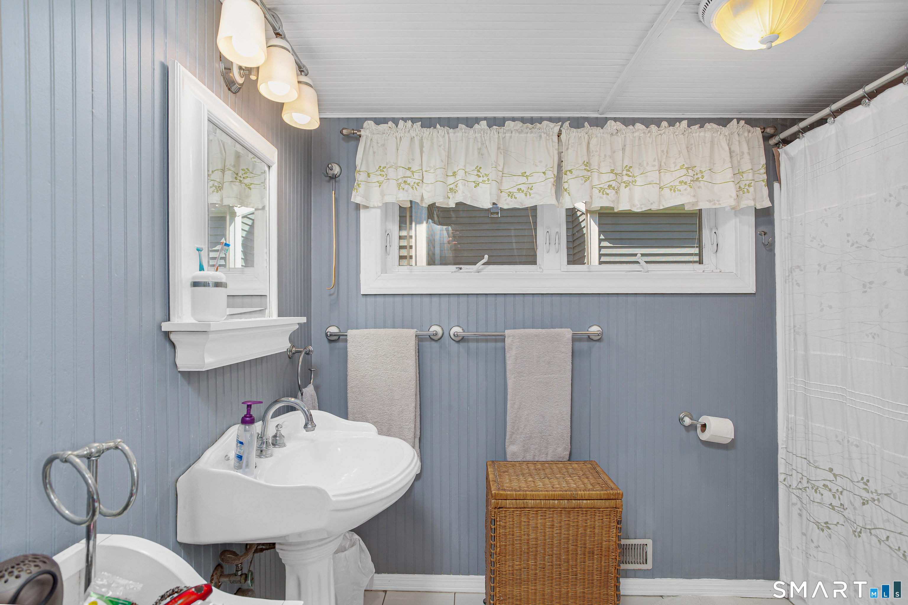 52 East Main Street Branford CT 06405