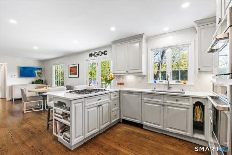 12 Norholt Drive New Canaan CT 06840