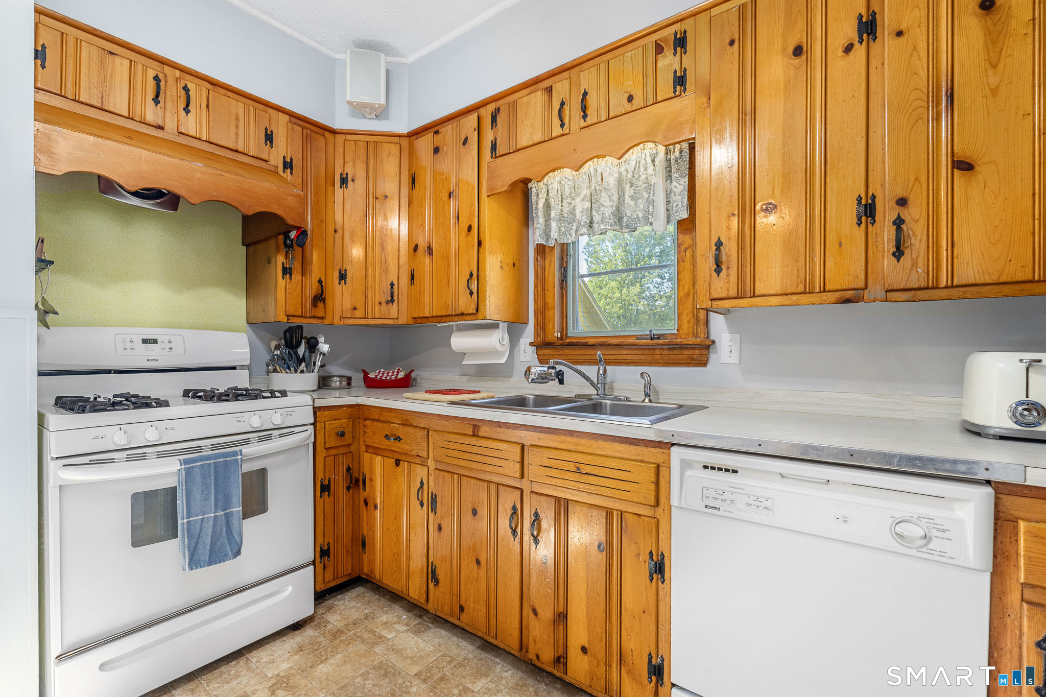 120 Bloomfield Avenue Windsor CT 06095