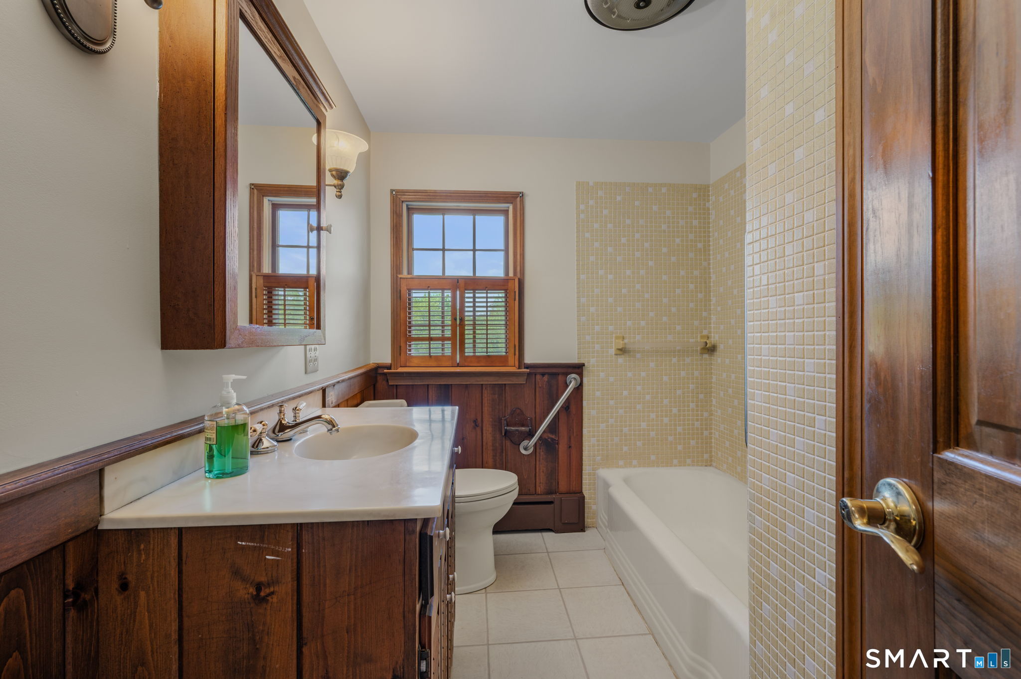 24 Jordan Terrace Waterford CT 06385