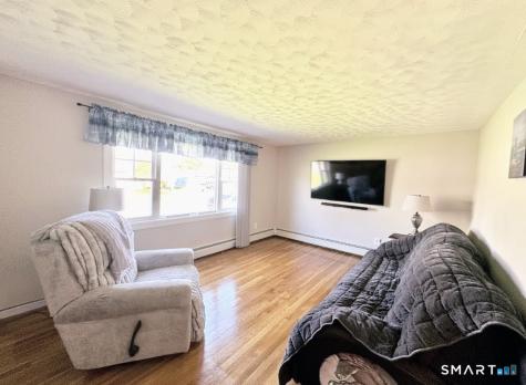 3 Wagon Road Enfield CT 06082