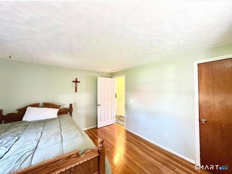 3 Wagon Road Enfield CT 06082