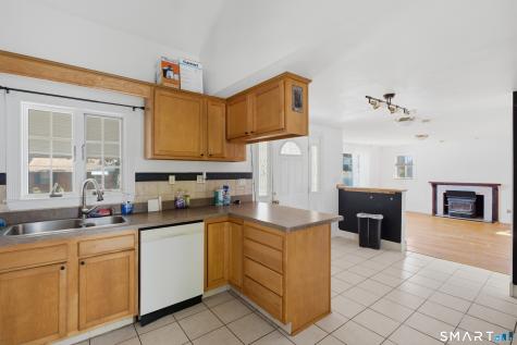 70 Leslie Court Bristol CT 06010