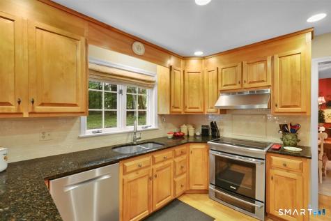 11 Dunne Wood Court Farmington CT 06085