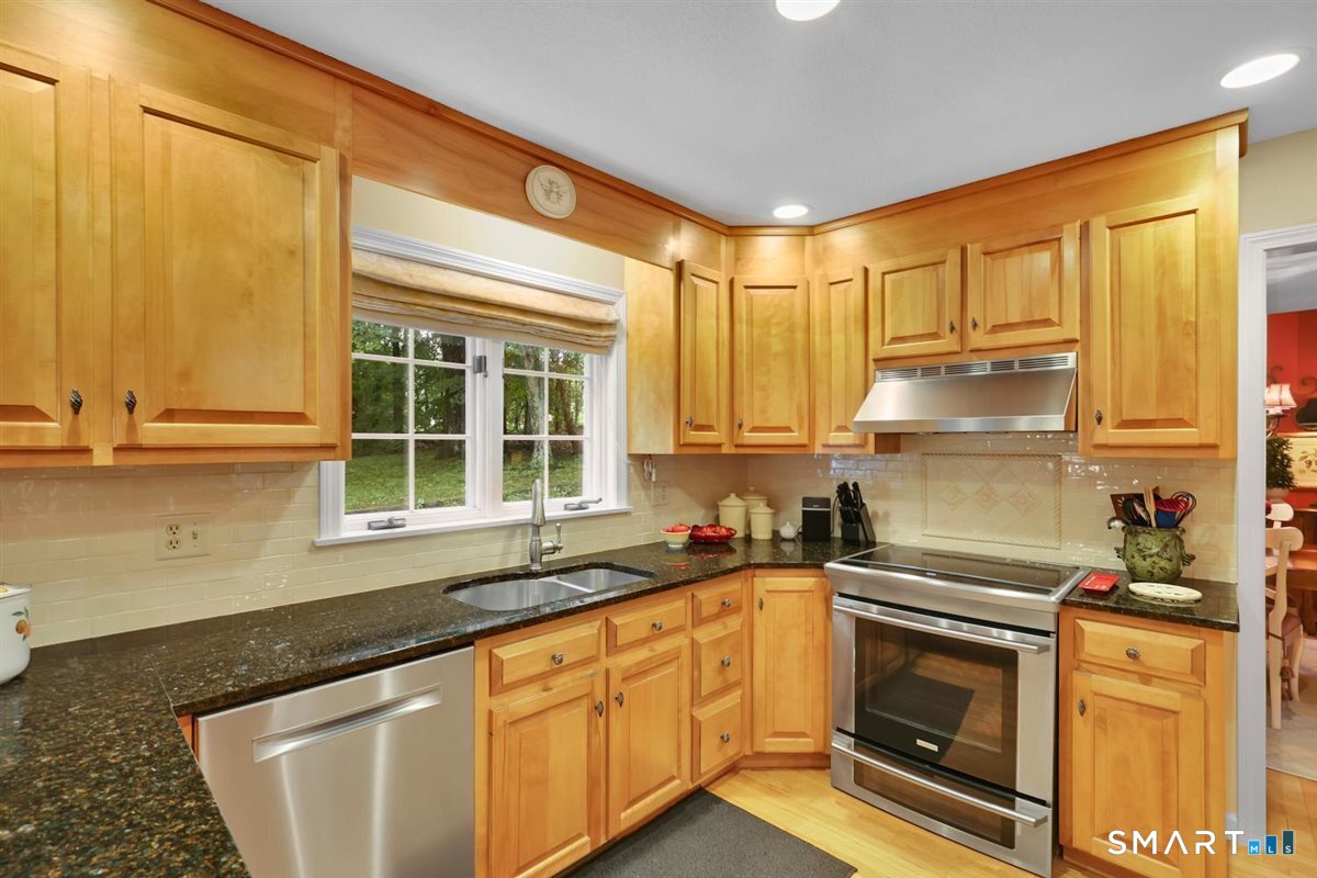 11 Dunne Wood Court Farmington CT 06085