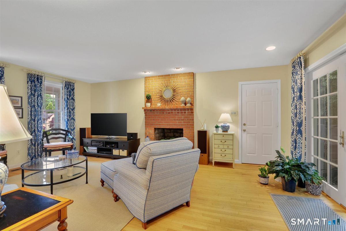 11 Dunne Wood Court Farmington CT 06085