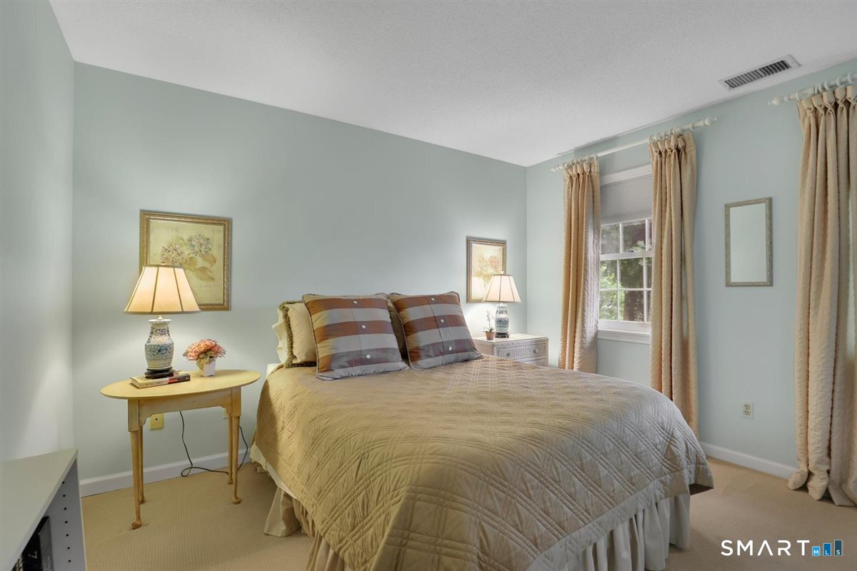 11 Dunne Wood Court Farmington CT 06085