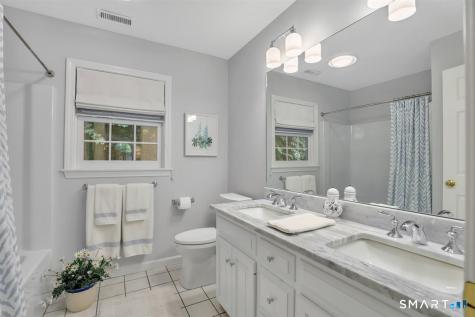 11 Dunne Wood Court Farmington CT 06085