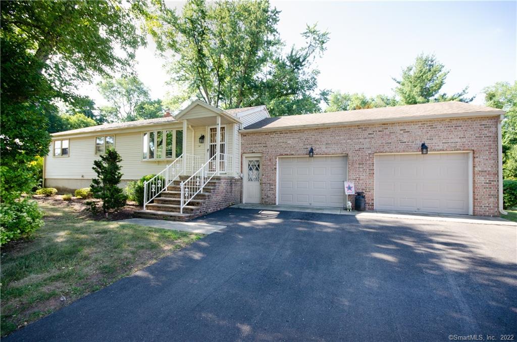 14 Jeffrey Road East Haven CT 06513