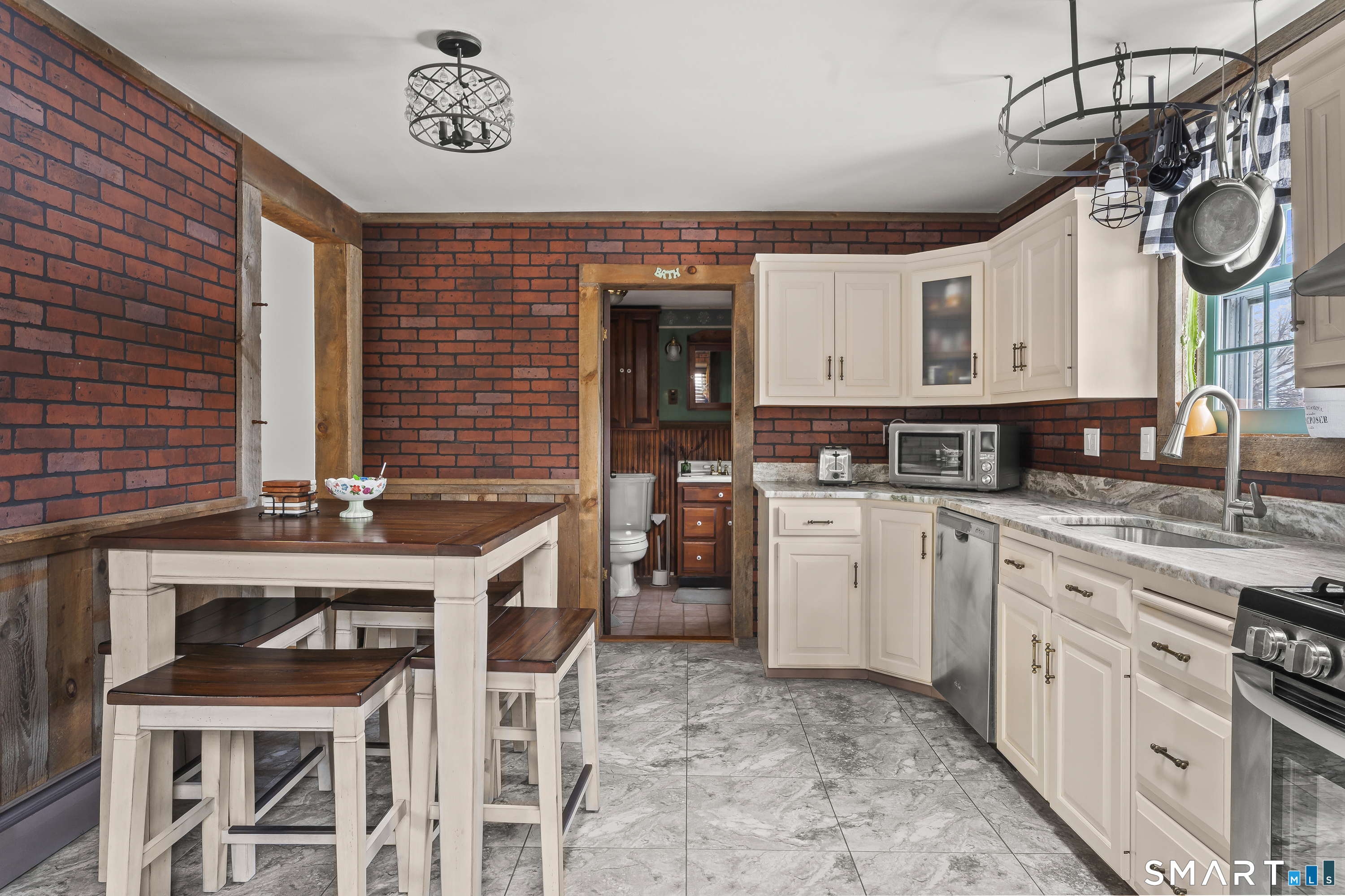 354 Maple Avenue Bristol CT 06010