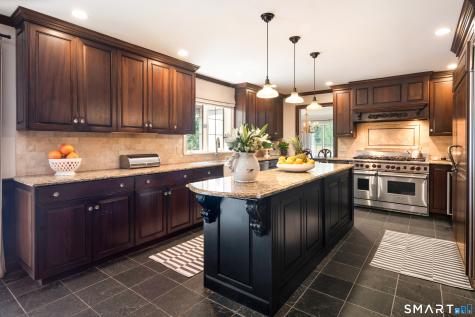56 Long Lots Road New Canaan CT 06840