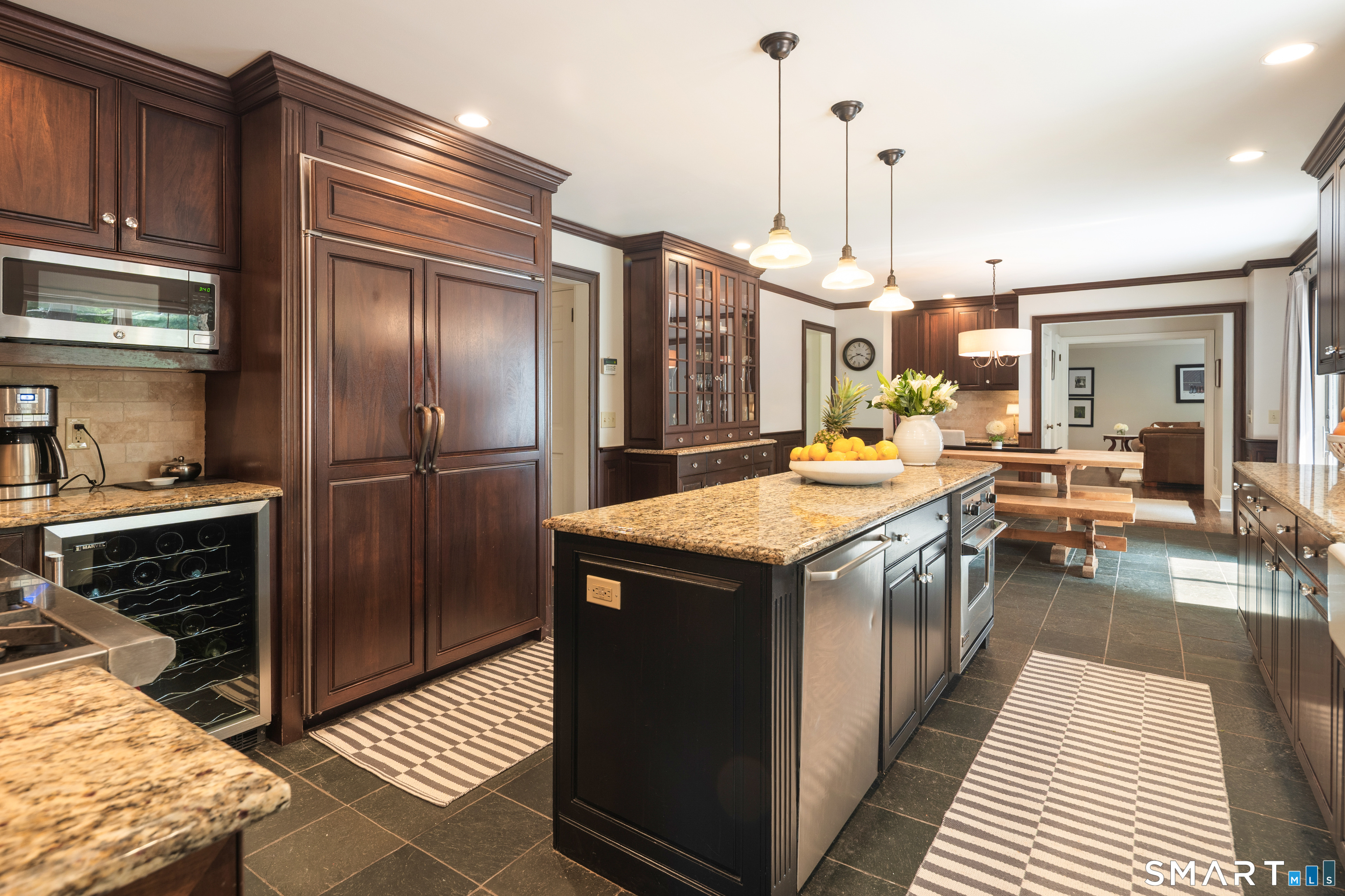 56 Long Lots Road New Canaan CT 06840