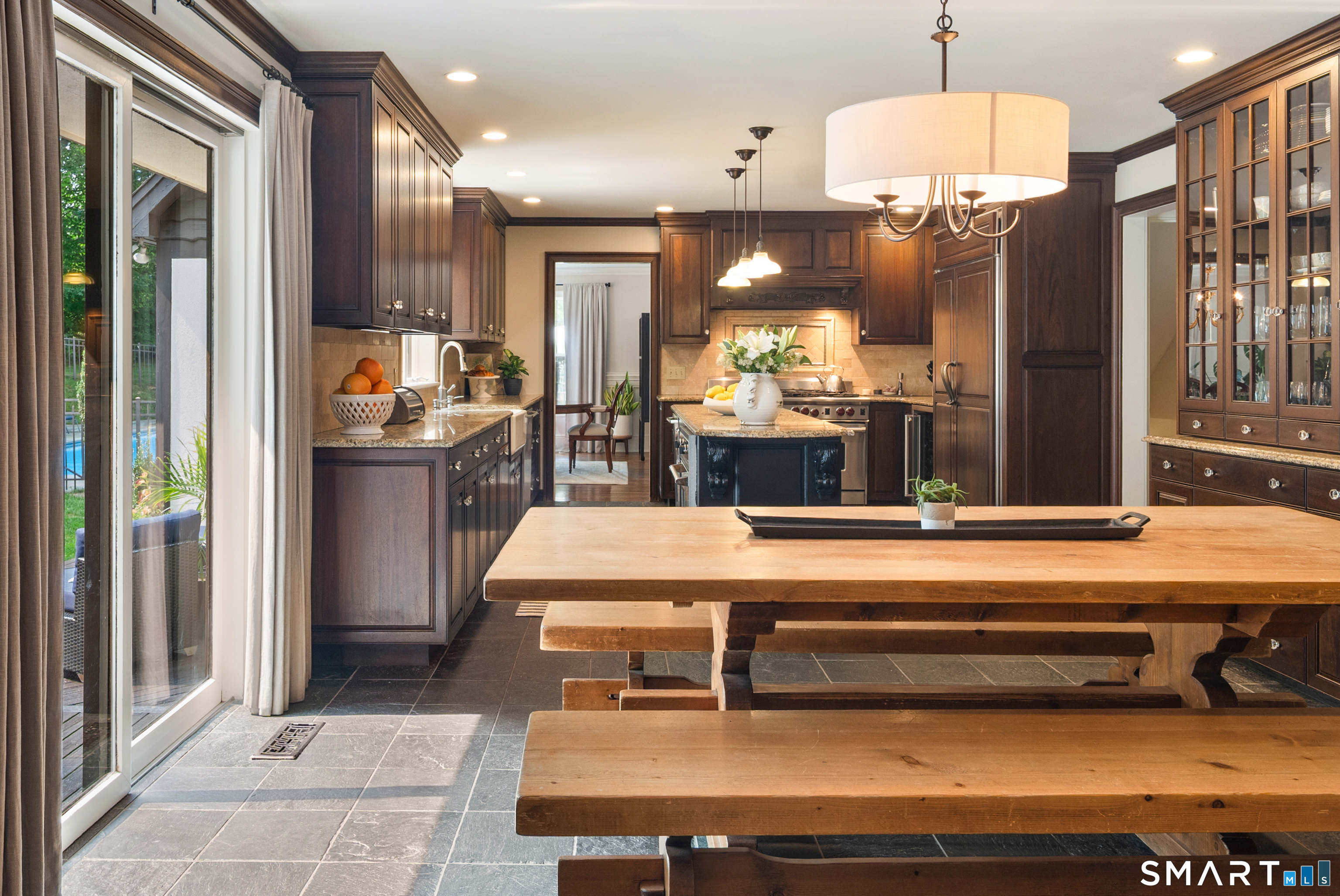 56 Long Lots Road New Canaan CT 06840