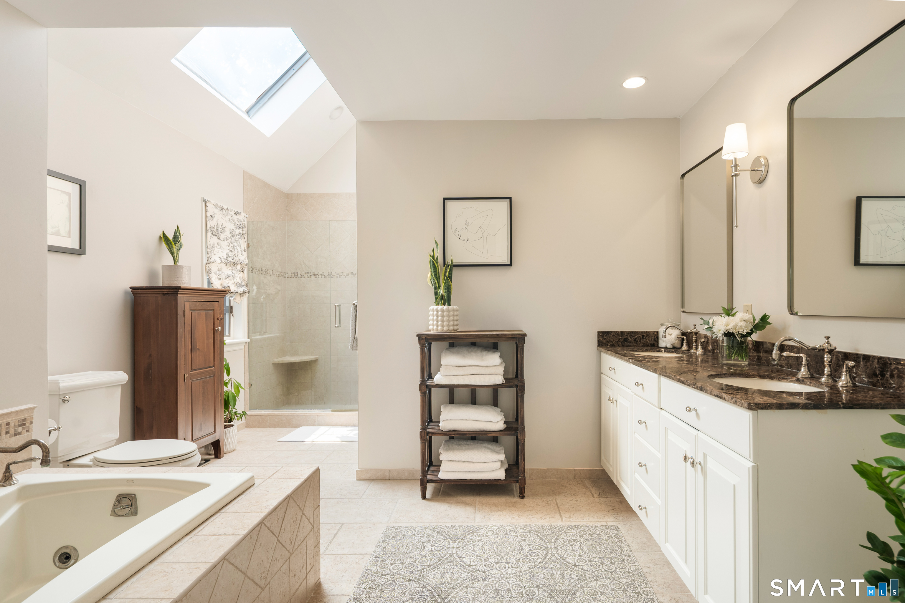 56 Long Lots Road New Canaan CT 06840