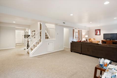 56 Long Lots Road New Canaan CT 06840
