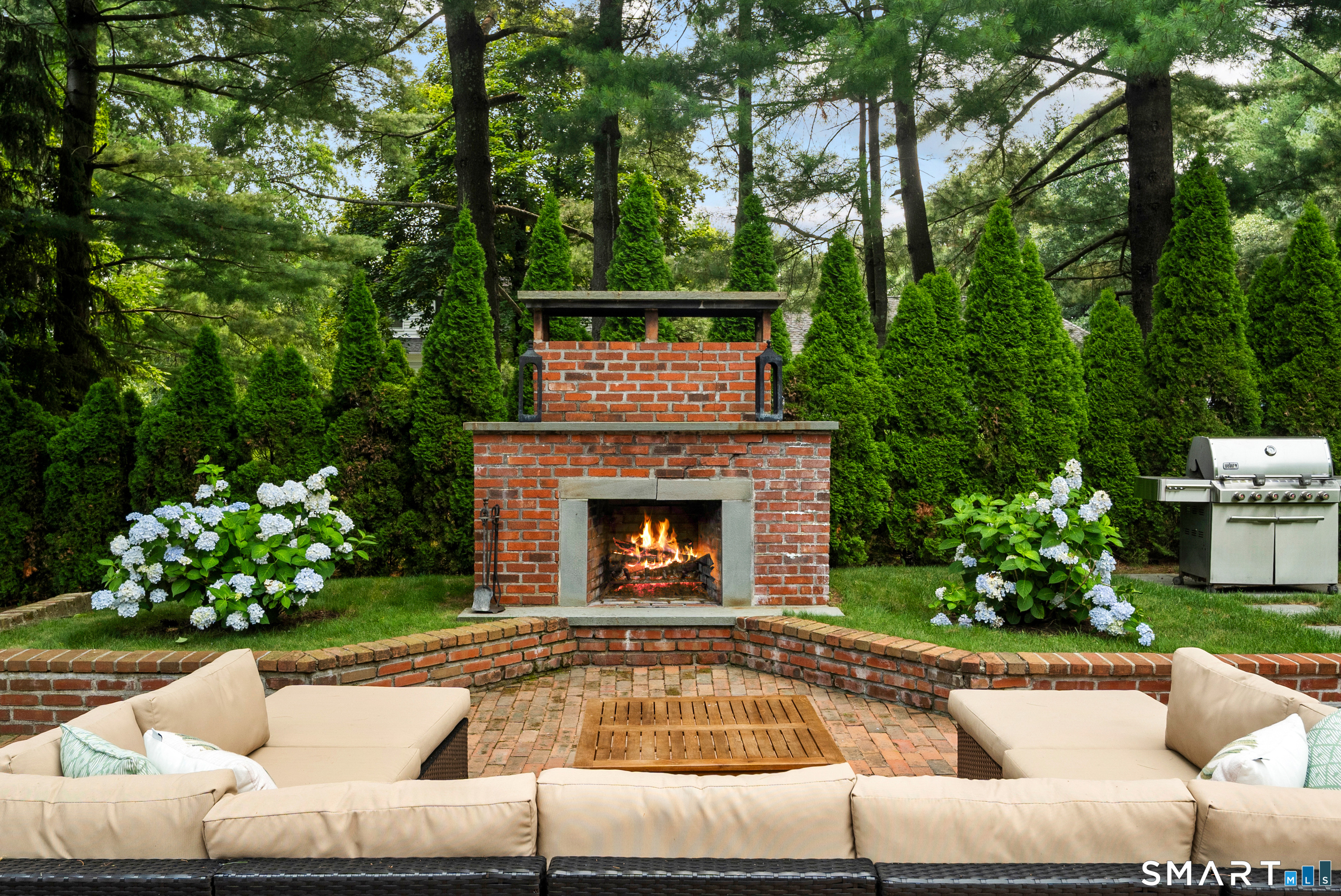 56 Long Lots Road New Canaan CT 06840