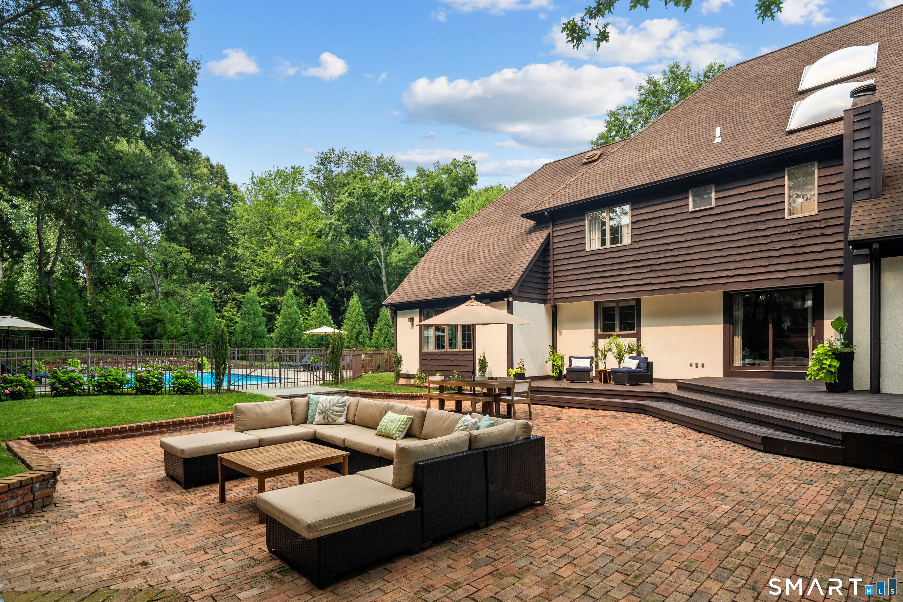 56 Long Lots Road New Canaan CT 06840