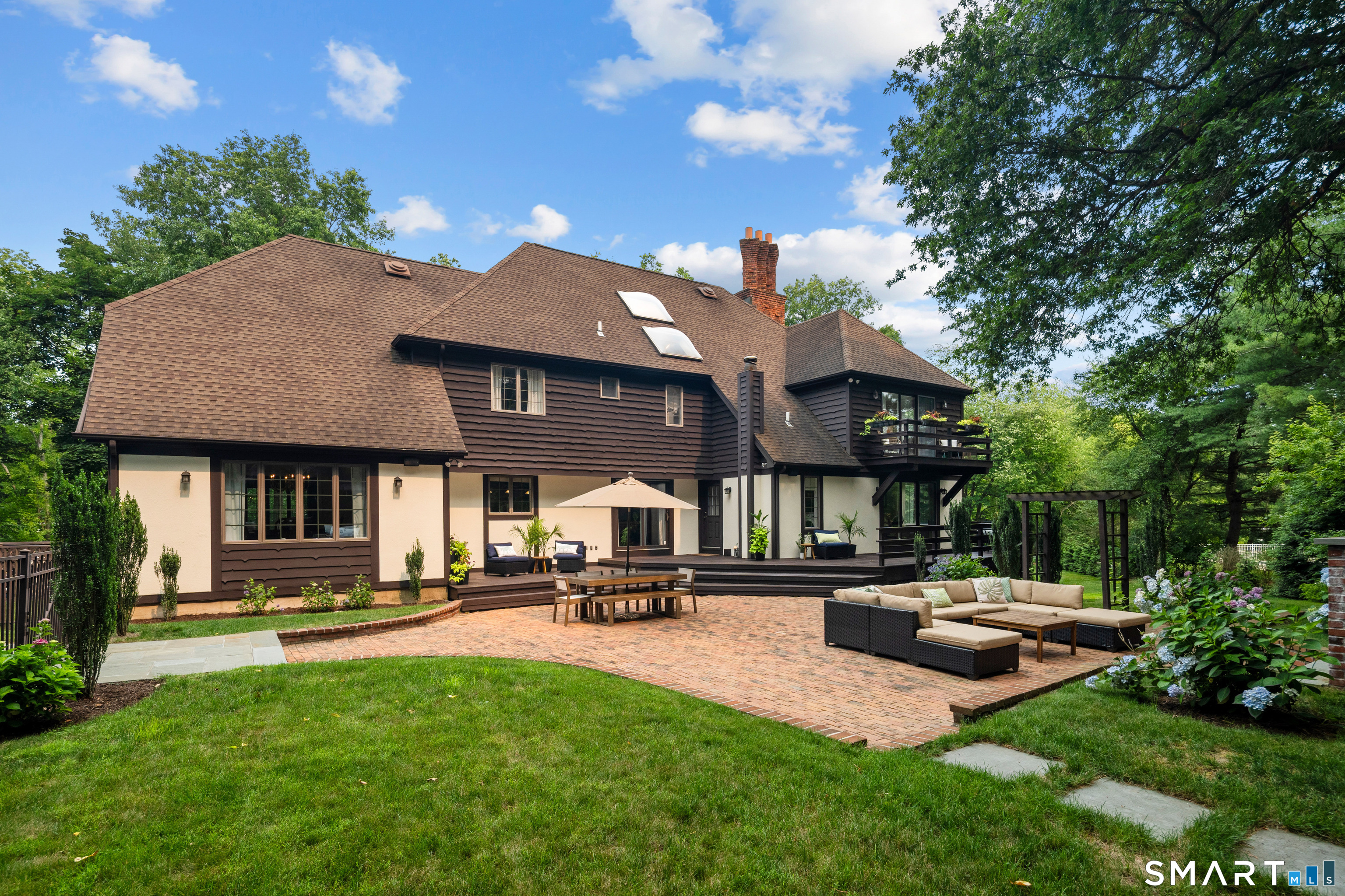 56 Long Lots Road New Canaan CT 06840