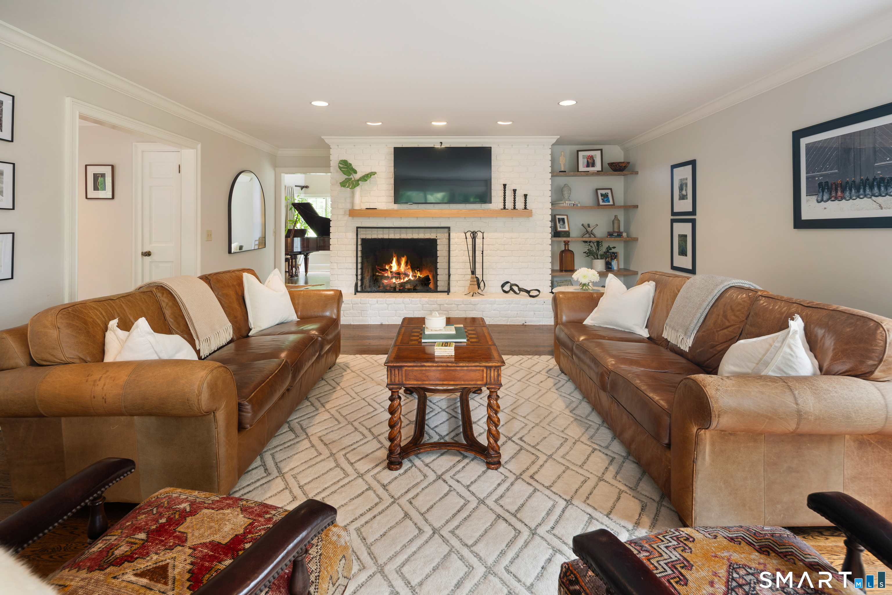 56 Long Lots Road New Canaan CT 06840