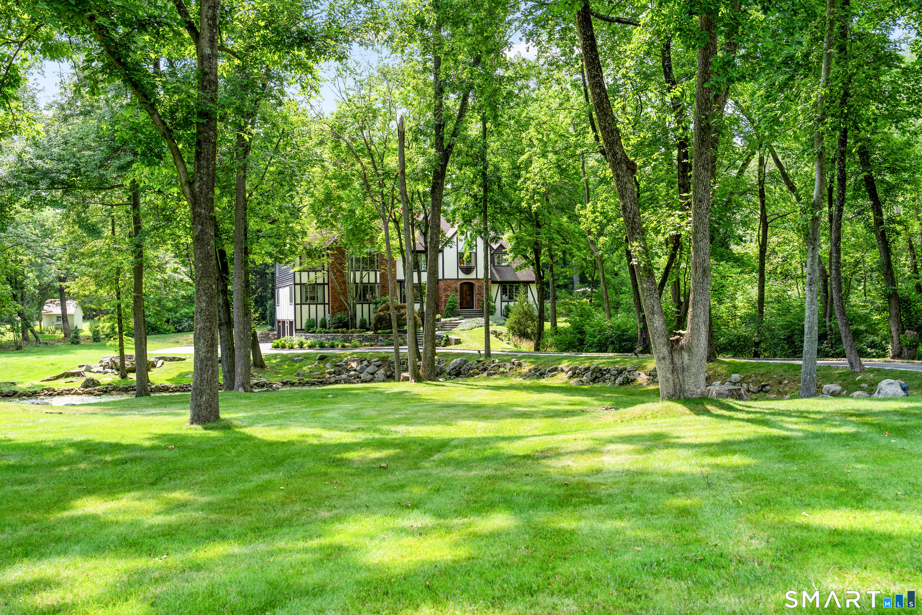 56 Long Lots Road New Canaan CT 06840
