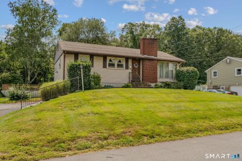 119 Park Ave Extension Montville CT 06382