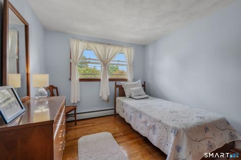 119 Park Ave Extension Montville CT 06382