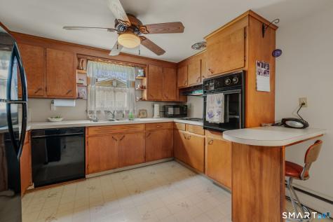 119 Park Ave Extension Montville CT 06382