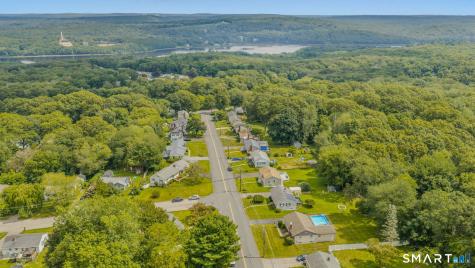 119 Park Ave Extension Montville CT 06382