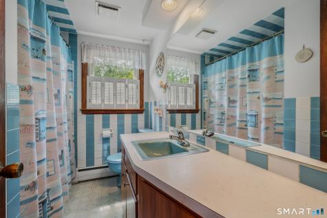 119 Park Ave Extension Montville CT 06382