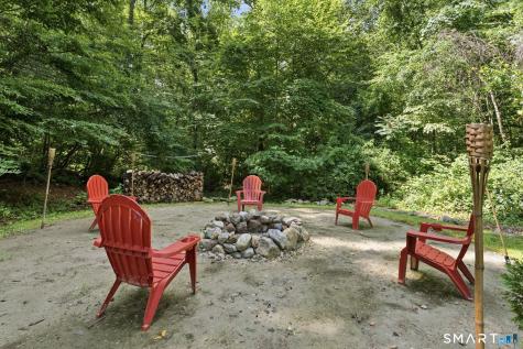 105 Dean Road East Lyme CT 06333