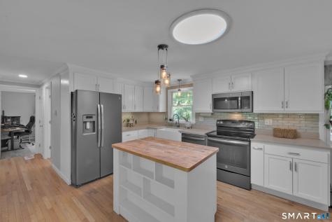 1619 Route 171 Woodstock CT 06281