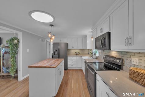 1619 Route 171 Woodstock CT 06281