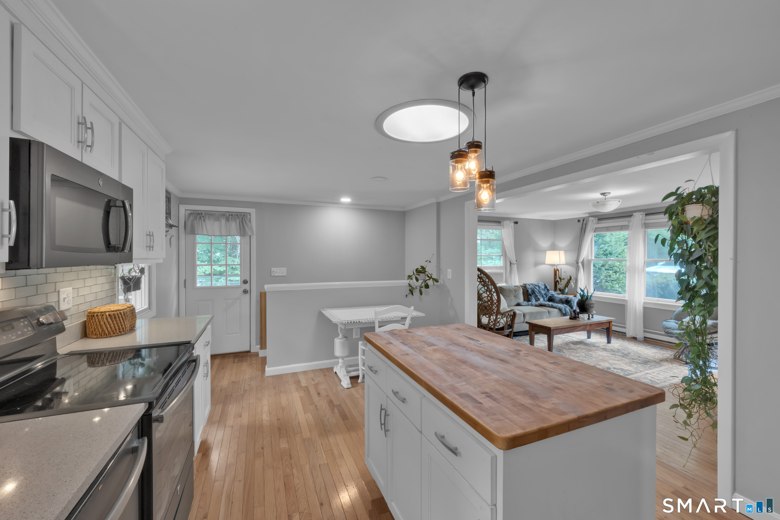 1619 Route 171 Woodstock CT 06281