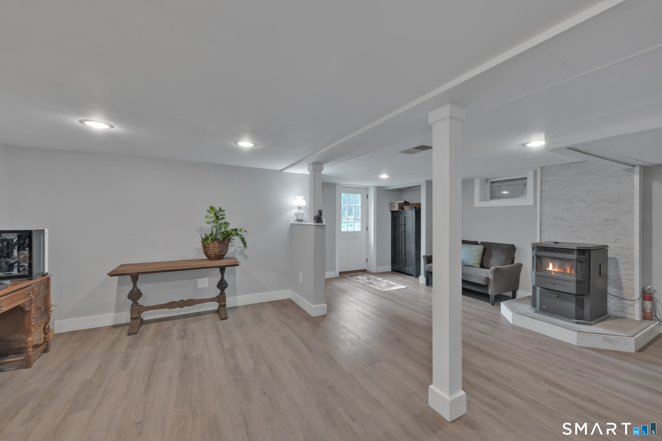 1619 Route 171 Woodstock CT 06281