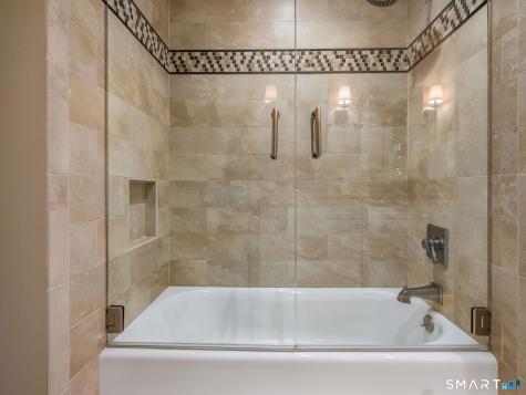44 Brookmoor Road Avon CT 06001