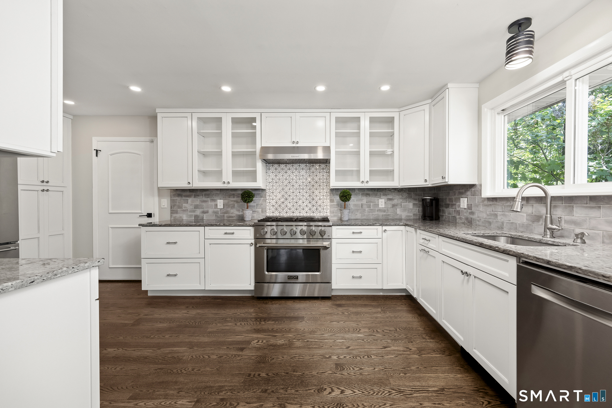 22 North Lake Shore Drive Brookfield CT 06804
