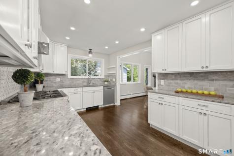22 North Lake Shore Drive Brookfield CT 06804