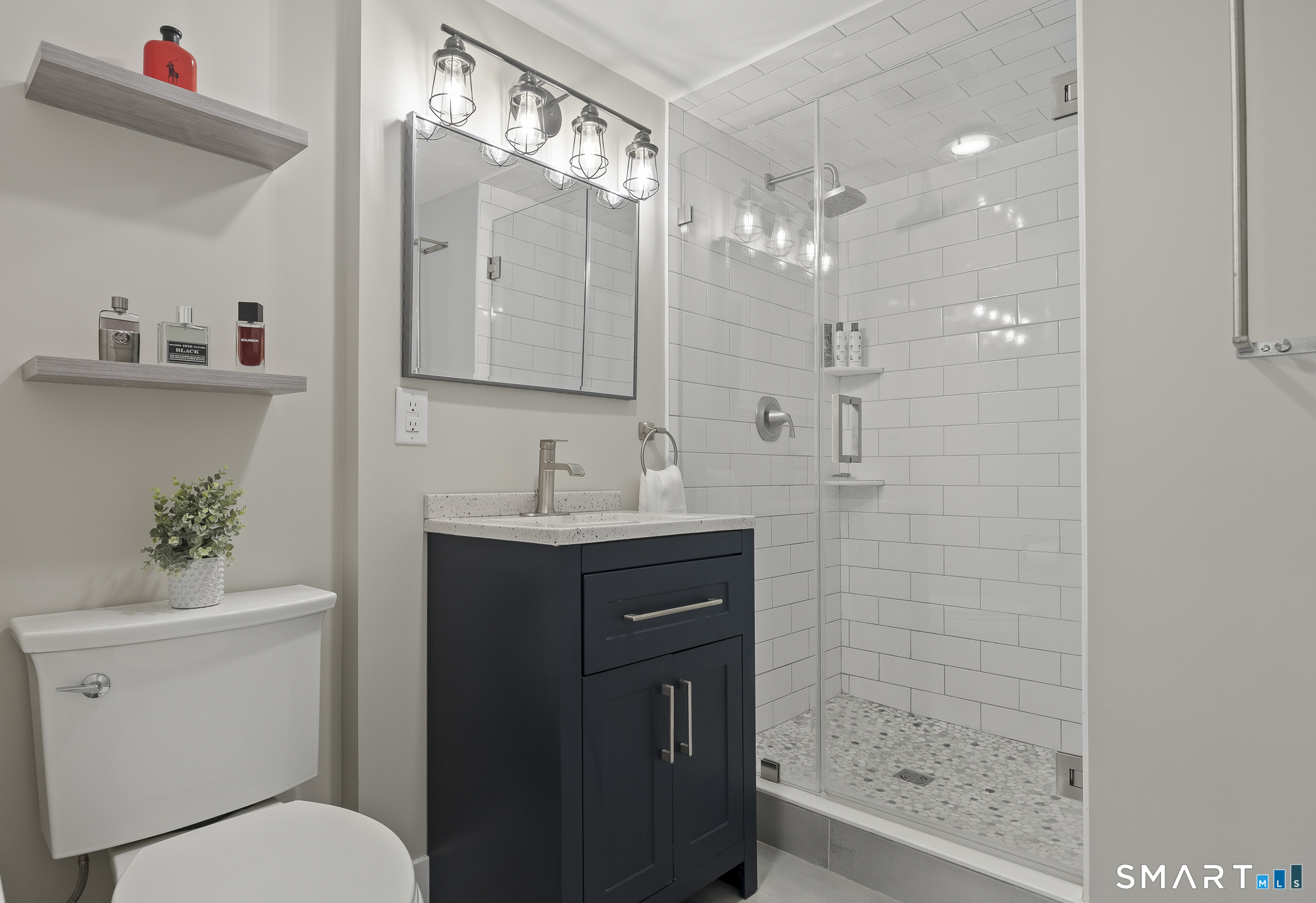 22 North Lake Shore Drive Brookfield CT 06804