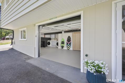 22 North Lake Shore Drive Brookfield CT 06804