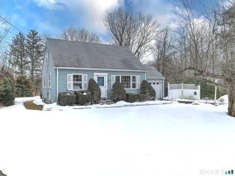 8 Meadow Circle Road Branford CT 06405
