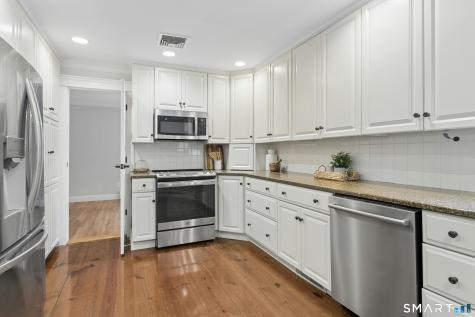 28 Caudatowa Drive Ridgefield CT 06877