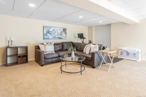 28 Caudatowa Drive Ridgefield CT 06877
