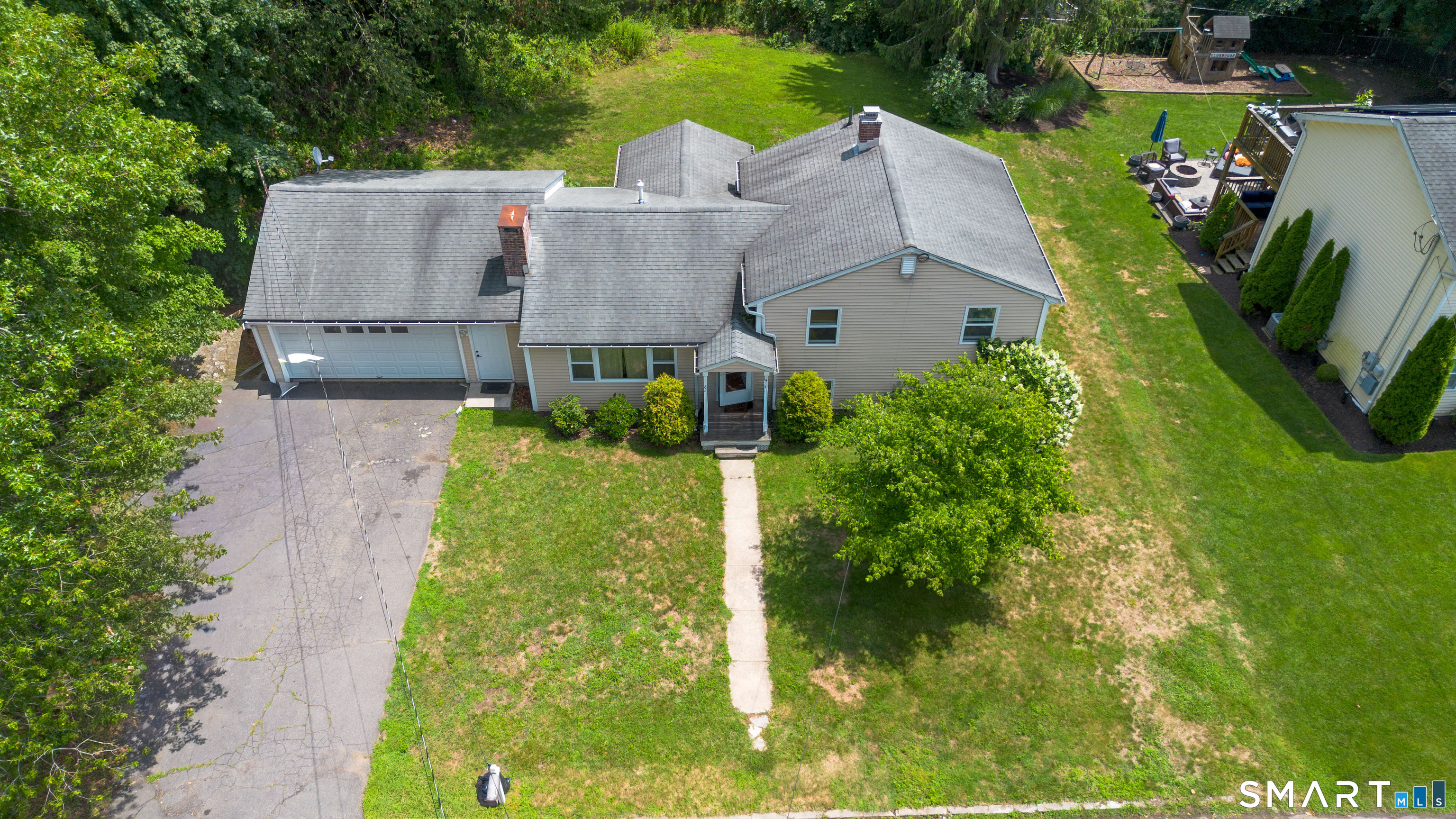 82 Sande Avenue Waterbury CT 06706