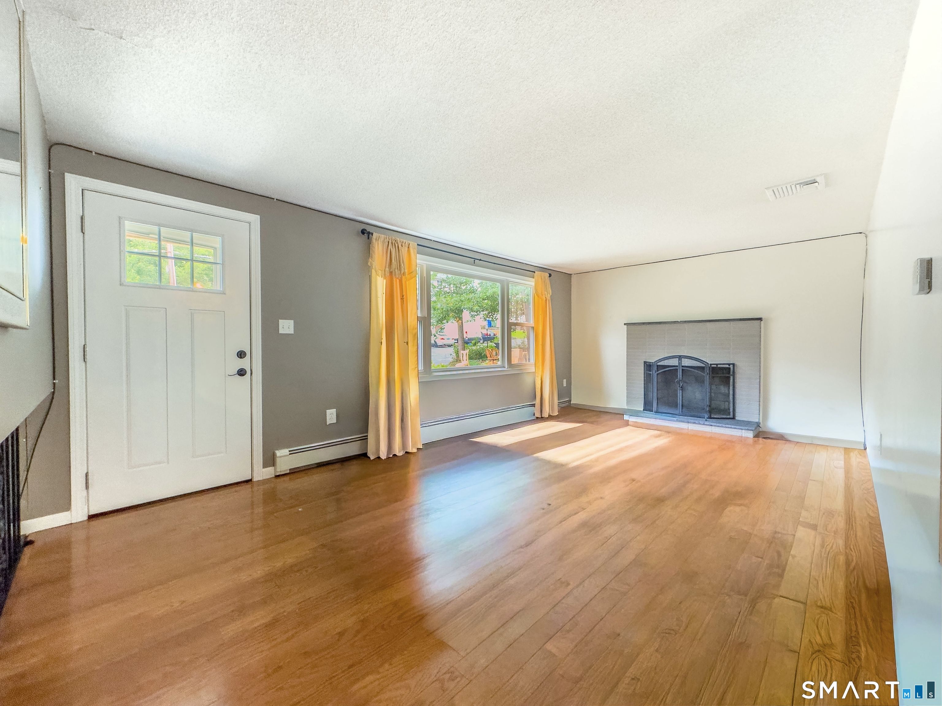 82 Sande Avenue Waterbury CT 06706