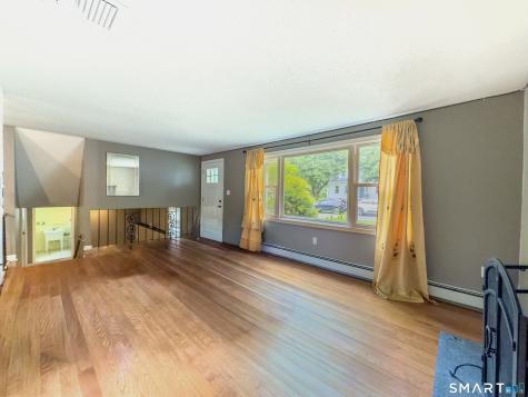 82 Sande Avenue Waterbury CT 06706