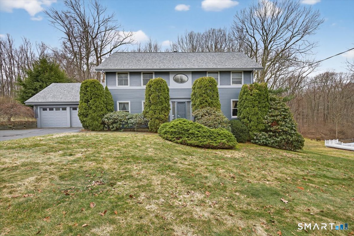 15 Farm Brook Court Hamden CT 06514
